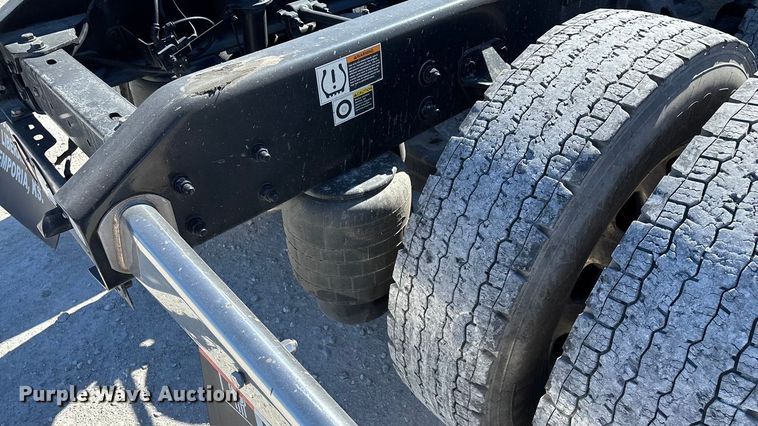 image for item ED2317 2021 Kenworth T680 semi truck