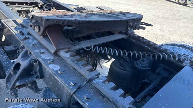 image for item ED2317 2021 Kenworth T680 semi truck