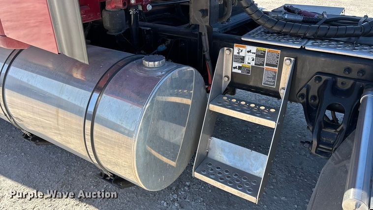 image for item ED2317 2021 Kenworth T680 semi truck