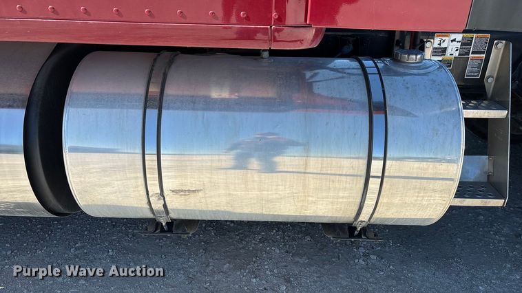 image for item ED2317 2021 Kenworth T680 semi truck