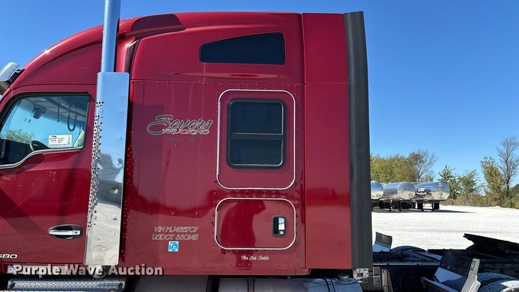 image for item ED2317 2021 Kenworth T680 semi truck
