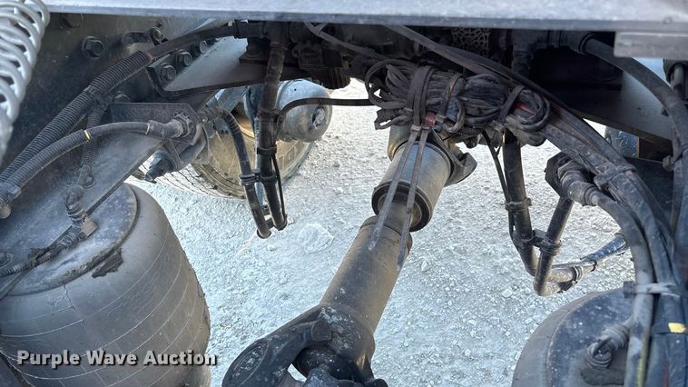 image for item ED2317 2021 Kenworth T680 semi truck