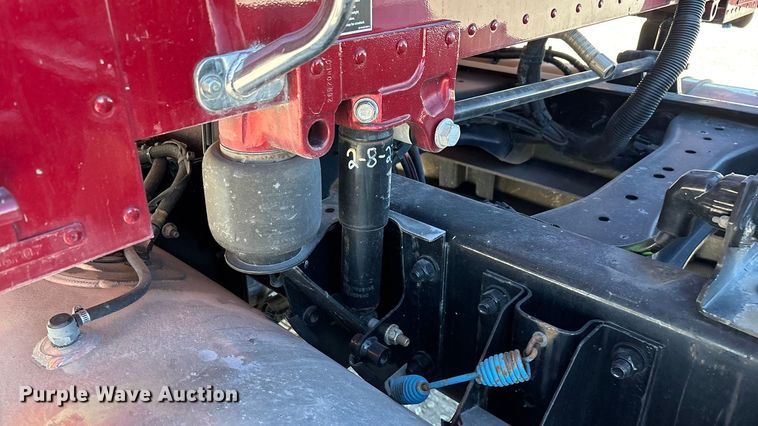 image for item ED2317 2021 Kenworth T680 semi truck