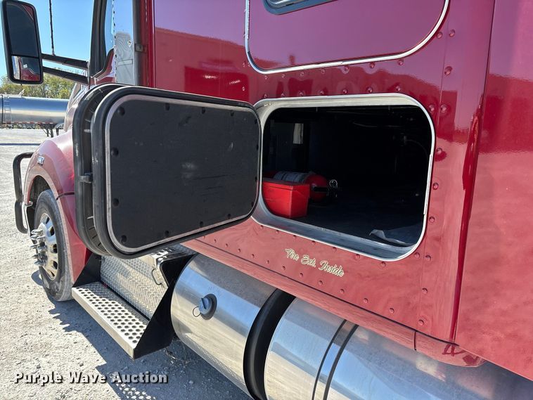 image for item ED2317 2021 Kenworth T680 semi truck