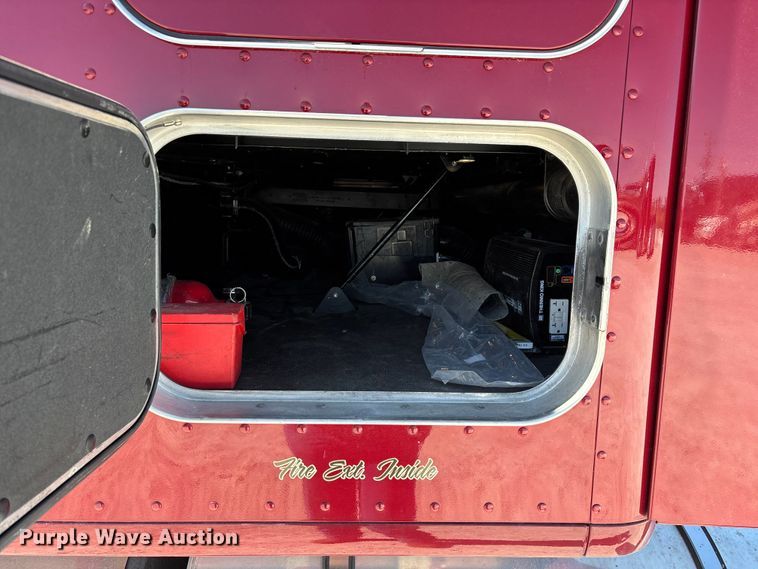 image for item ED2317 2021 Kenworth T680 semi truck