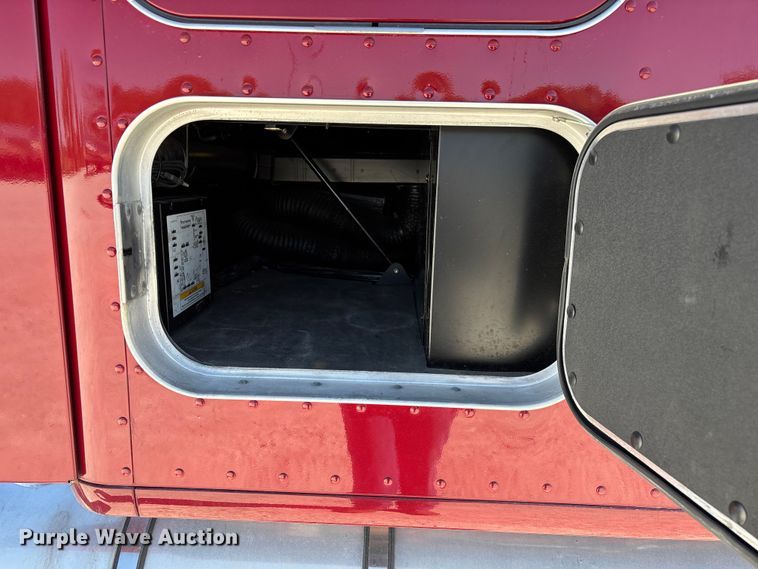 image for item ED2317 2021 Kenworth T680 semi truck