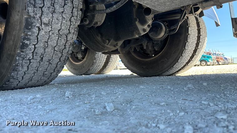 image for item ED2317 2021 Kenworth T680 semi truck