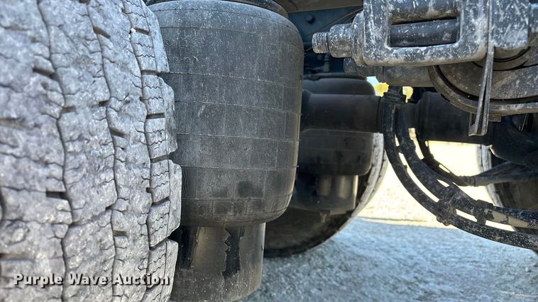 image for item ED2317 2021 Kenworth T680 semi truck