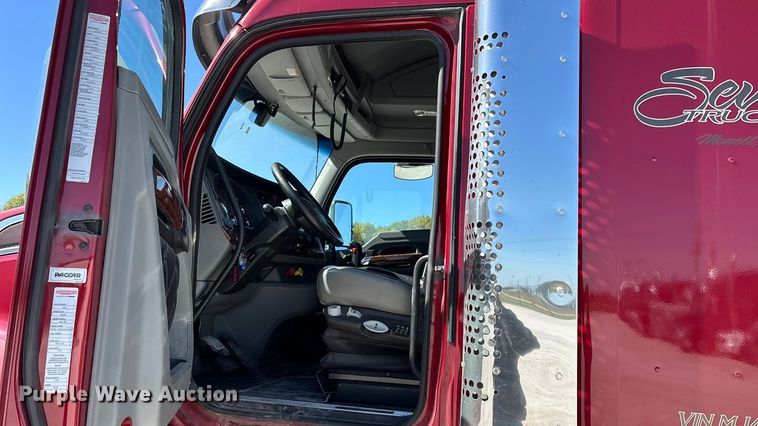 image for item ED2317 2021 Kenworth T680 semi truck