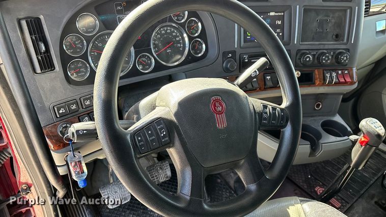 image for item ED2317 2021 Kenworth T680 semi truck