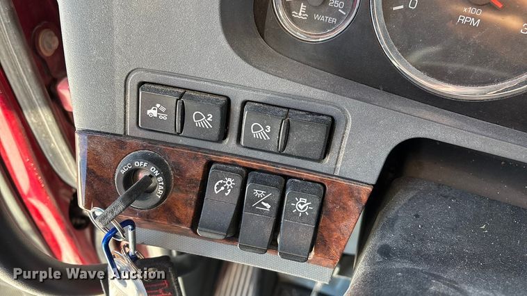 image for item ED2317 2021 Kenworth T680 semi truck