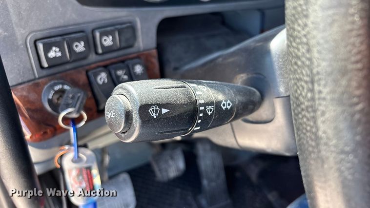 image for item ED2317 2021 Kenworth T680 semi truck