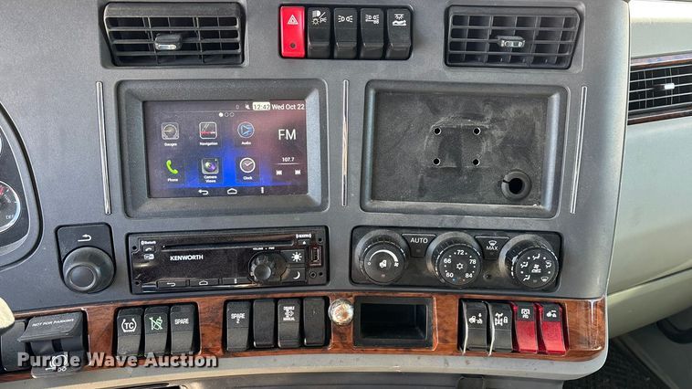 image for item ED2317 2021 Kenworth T680 semi truck