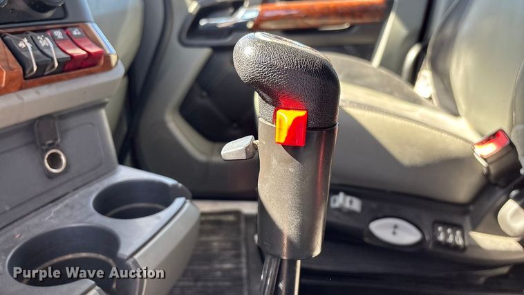 image for item ED2317 2021 Kenworth T680 semi truck