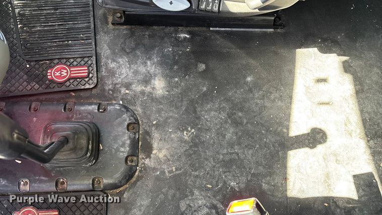 image for item ED2317 2021 Kenworth T680 semi truck