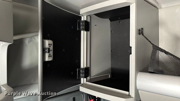 image for item ED2317 2021 Kenworth T680 semi truck