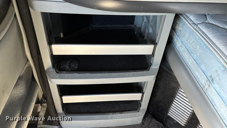 image for item ED2317 2021 Kenworth T680 semi truck