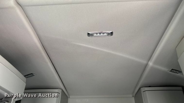 image for item ED2317 2021 Kenworth T680 semi truck