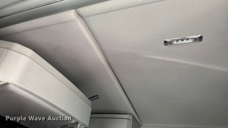 image for item ED2317 2021 Kenworth T680 semi truck