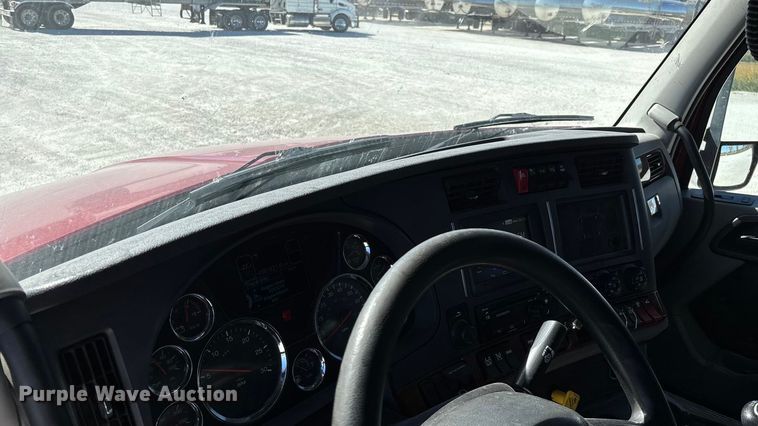 image for item ED2317 2021 Kenworth T680 semi truck