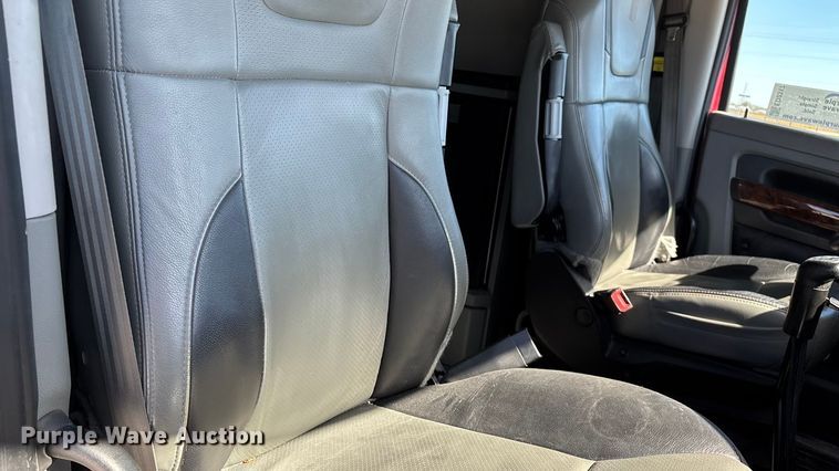 image for item ED2317 2021 Kenworth T680 semi truck