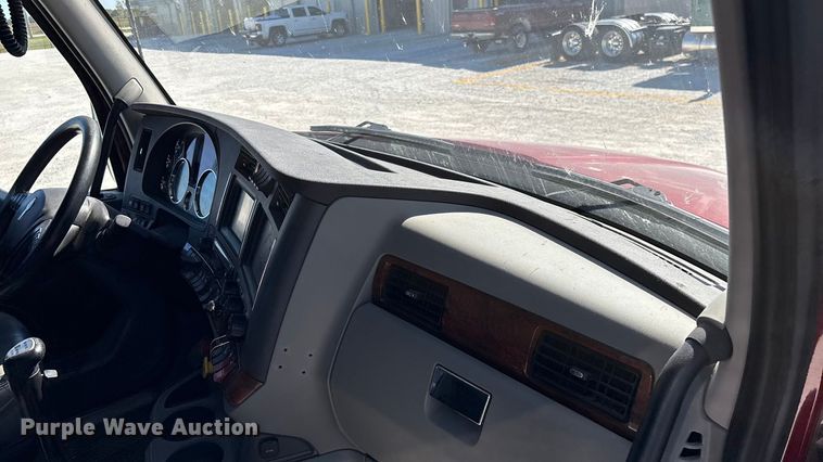 image for item ED2317 2021 Kenworth T680 semi truck