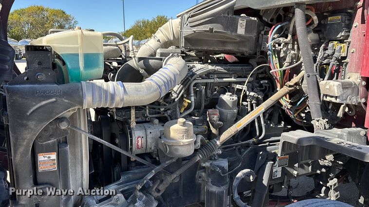 image for item ED2317 2021 Kenworth T680 semi truck