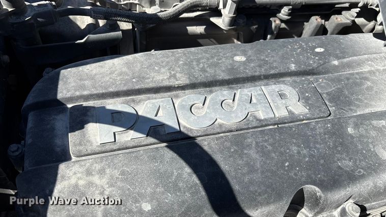 image for item ED2317 2021 Kenworth T680 semi truck