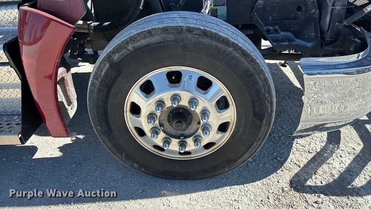 image for item ED2317 2021 Kenworth T680 semi truck