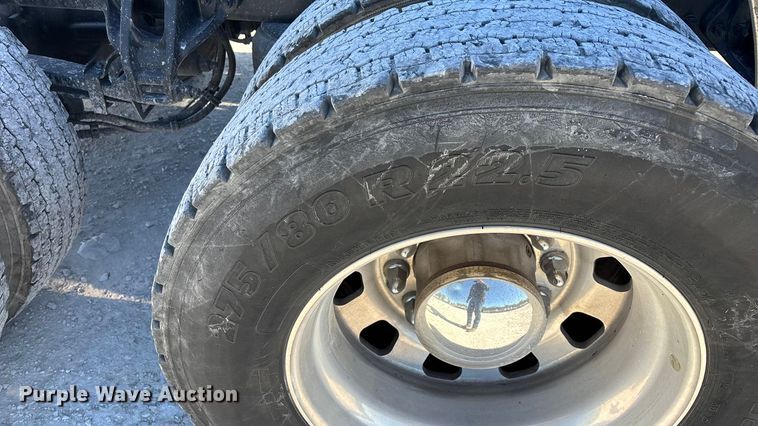 image for item ED2317 2021 Kenworth T680 semi truck