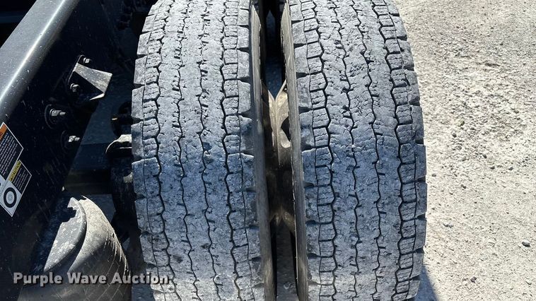 image for item ED2317 2021 Kenworth T680 semi truck