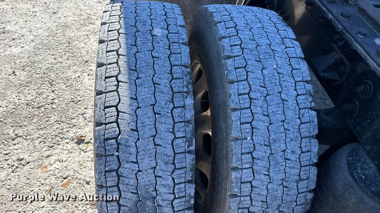 image for item ED2317 2021 Kenworth T680 semi truck