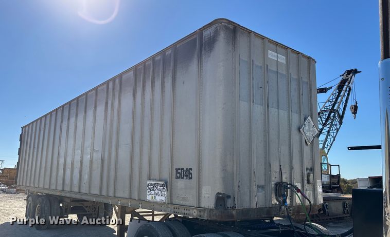 image for item ED2347 1973 Fruehauf dry van trailer