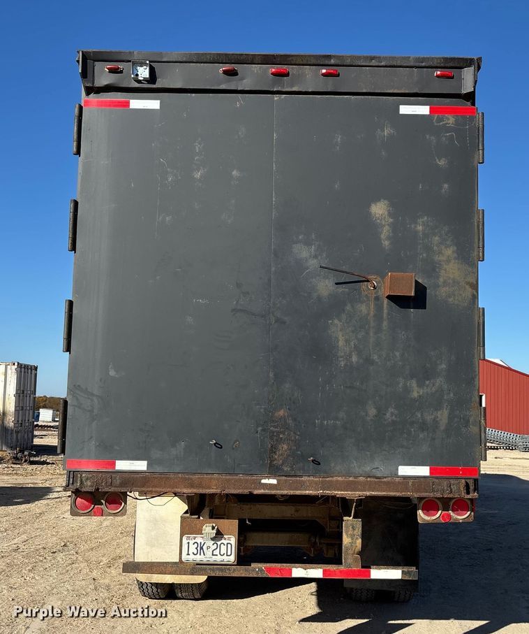 image for item ED2347 1973 Fruehauf dry van trailer