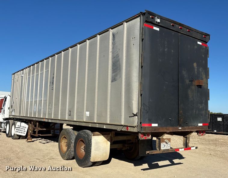 image for item ED2347 1973 Fruehauf dry van trailer