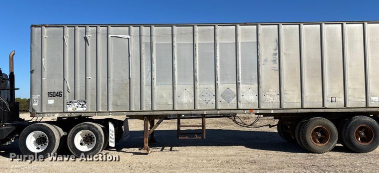 image for item ED2347 1973 Fruehauf dry van trailer