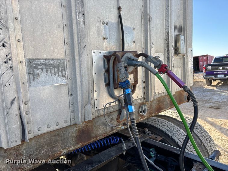 image for item ED2347 1973 Fruehauf dry van trailer