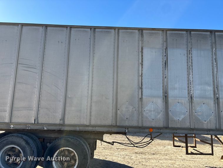 image for item ED2347 1973 Fruehauf dry van trailer