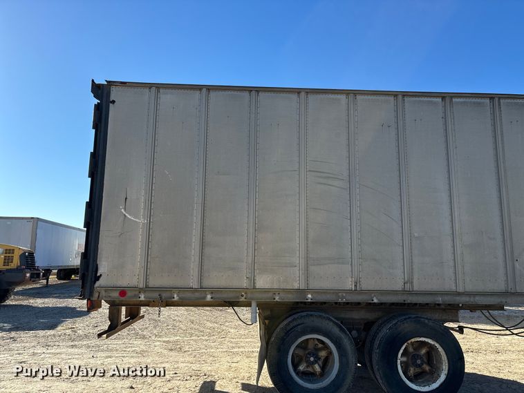 image for item ED2347 1973 Fruehauf dry van trailer