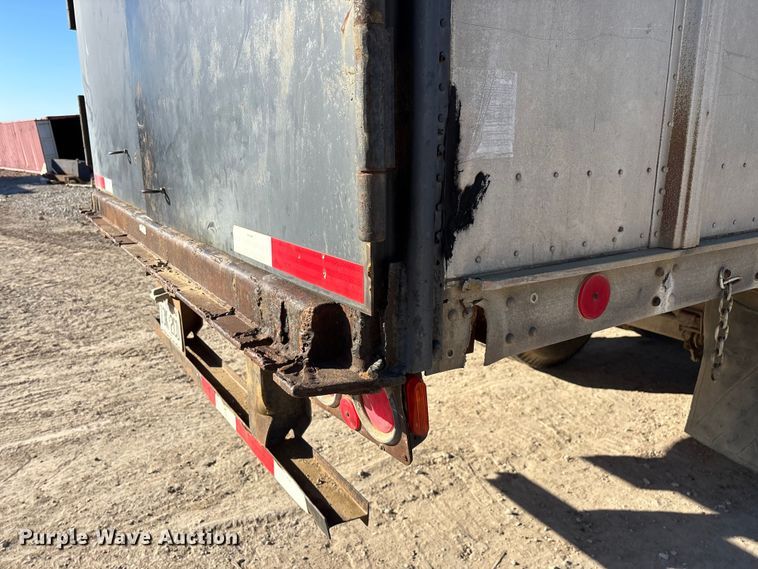 image for item ED2347 1973 Fruehauf dry van trailer
