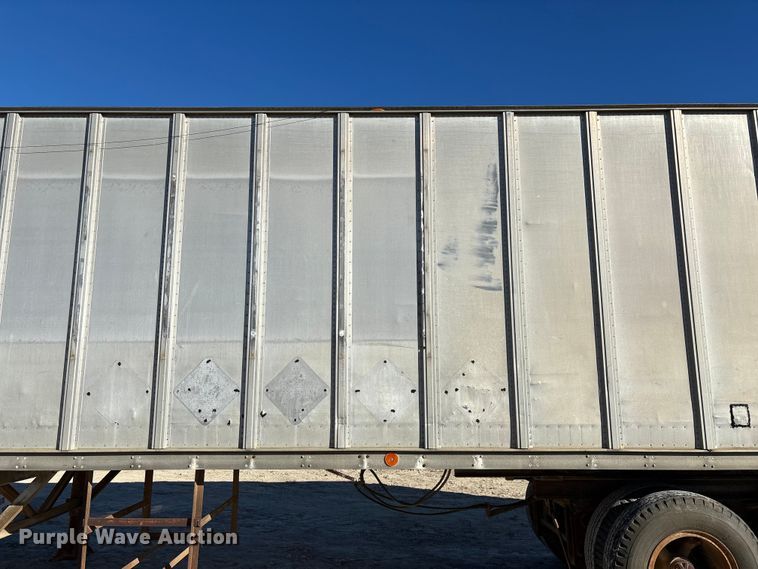 image for item ED2347 1973 Fruehauf dry van trailer