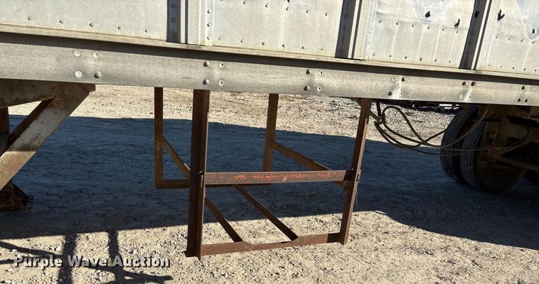 image for item ED2347 1973 Fruehauf dry van trailer