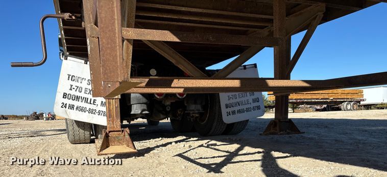 image for item ED2347 1973 Fruehauf dry van trailer