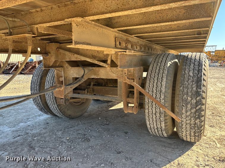 image for item ED2347 1973 Fruehauf dry van trailer