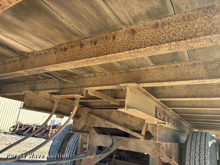 image for item ED2347 1973 Fruehauf dry van trailer