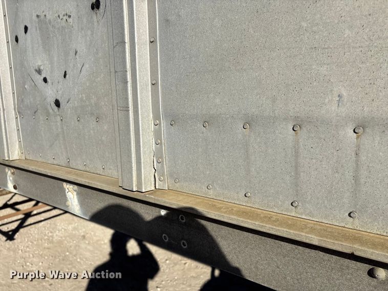 image for item ED2347 1973 Fruehauf dry van trailer