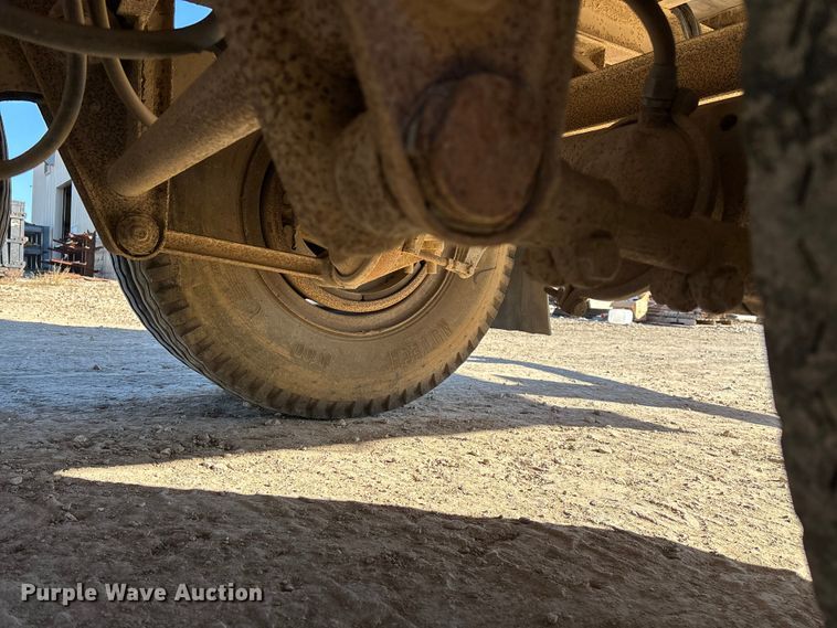 image for item ED2347 1973 Fruehauf dry van trailer