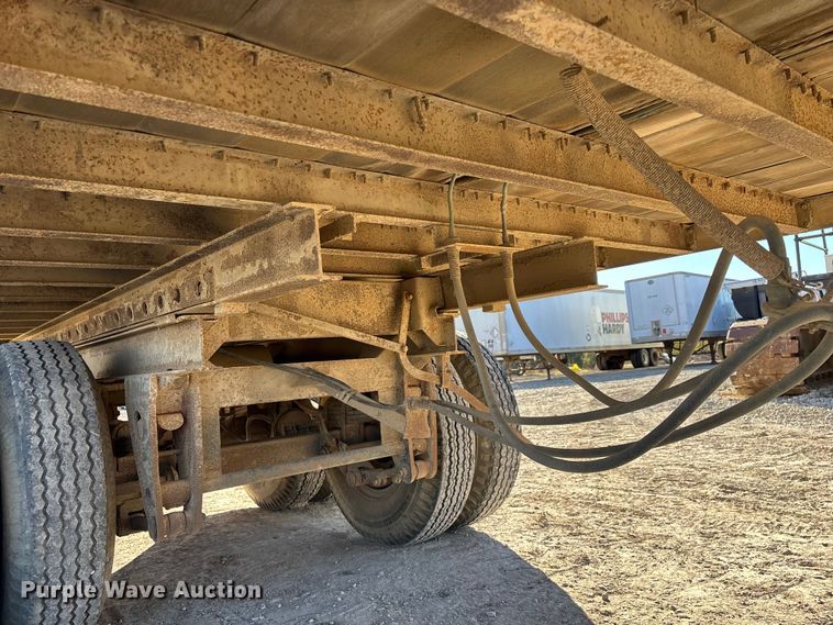 image for item ED2347 1973 Fruehauf dry van trailer