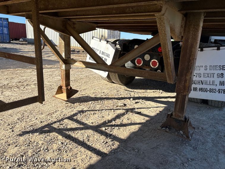 image for item ED2347 1973 Fruehauf dry van trailer