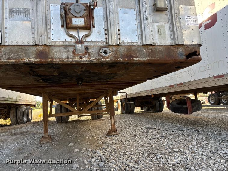 image for item ED2347 1973 Fruehauf dry van trailer